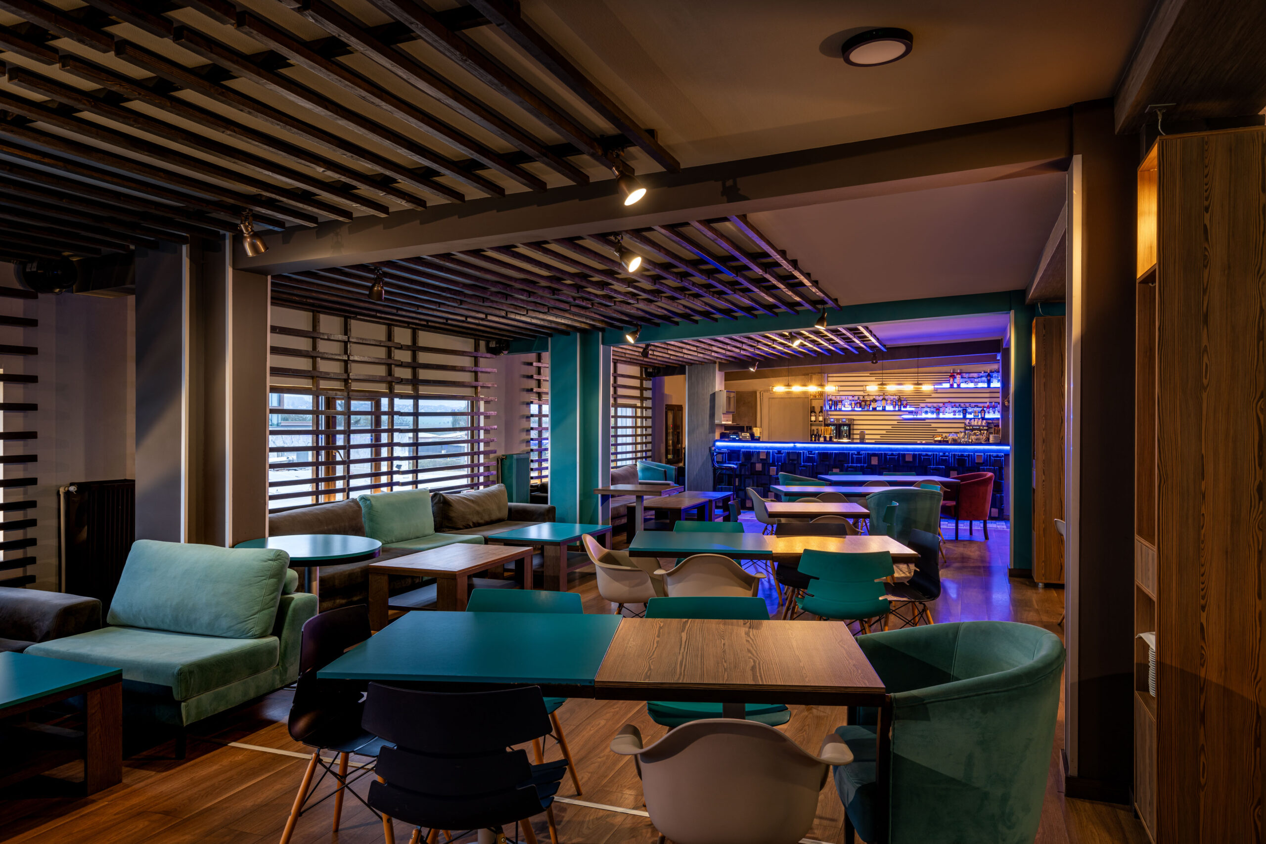 SkyPlay Bar & Lounge